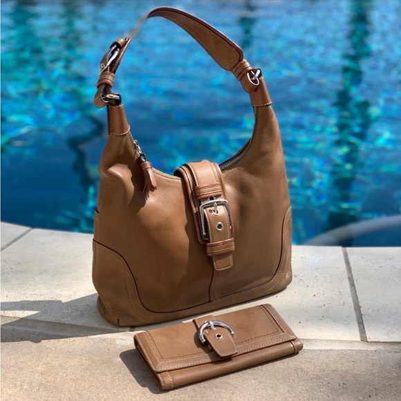 Coach Handbags - VINTAGE Coach Shoulder Bag